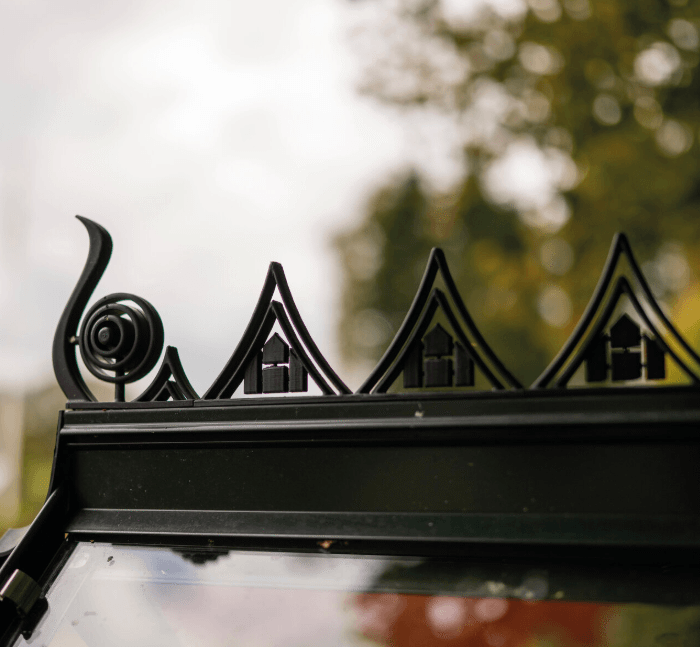 Halls Icon Cresting (2)